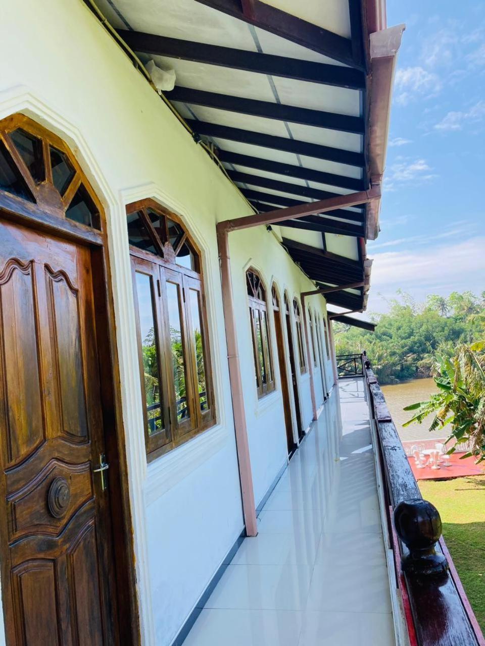 Skywalker Guest House เวลิกามา ภายนอก รูปภาพ