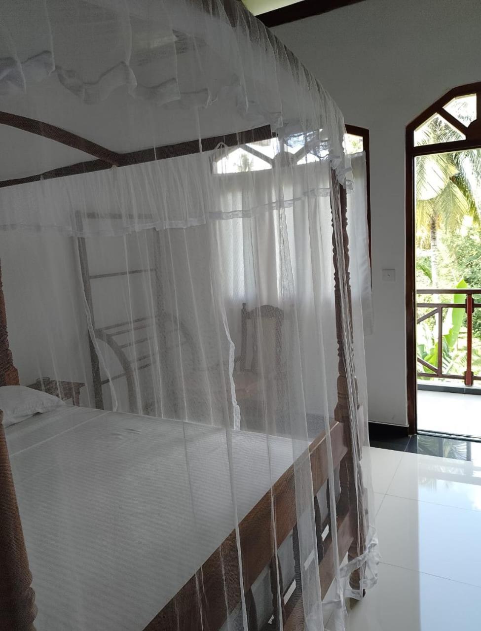Skywalker Guest House เวลิกามา ภายนอก รูปภาพ