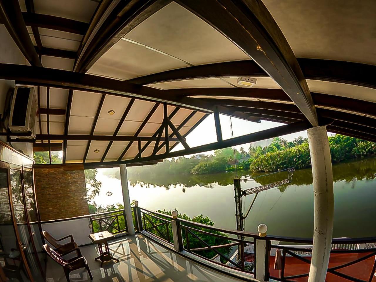 Skywalker Guest House เวลิกามา ภายนอก รูปภาพ