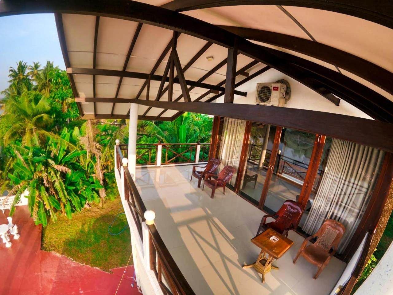 Skywalker Guest House เวลิกามา ภายนอก รูปภาพ