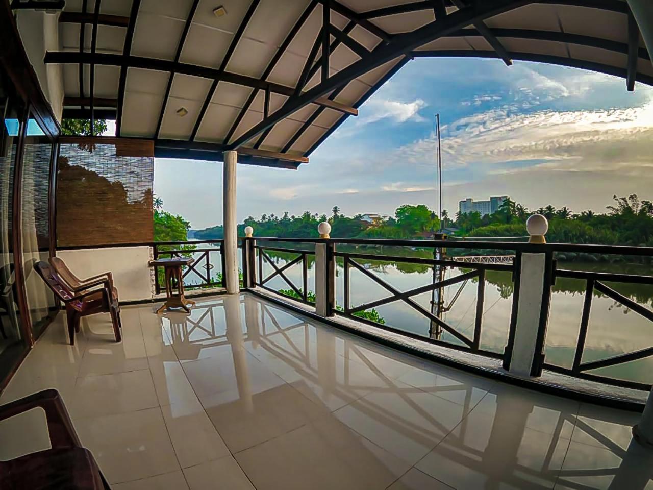 Skywalker Guest House เวลิกามา ภายนอก รูปภาพ